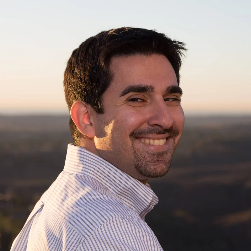 Portrait of Derik Hossepian, Psy.D.